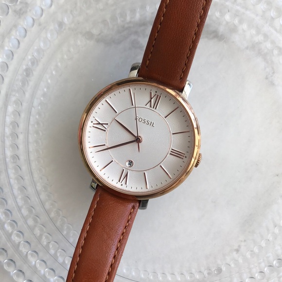 Authentic Fossil Real Leather Watch - Picture 4 of 5